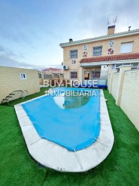 House 3 Bedrooms in Carranque
