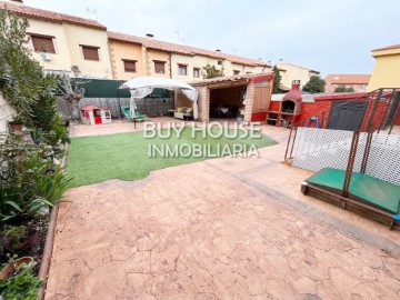 House 5 Bedrooms in Yeles
