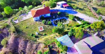 House 4 Bedrooms in Palomeque