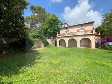 House 7 Bedrooms in Teià