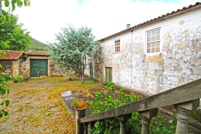 Casa centenária - Castelo de Paiva