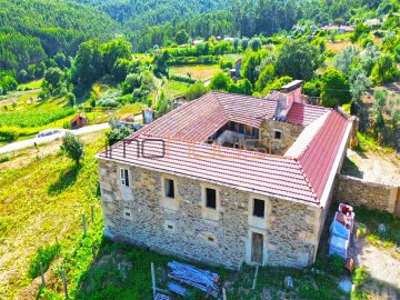 Casas Rústicas em Arouca - Grande area de construç