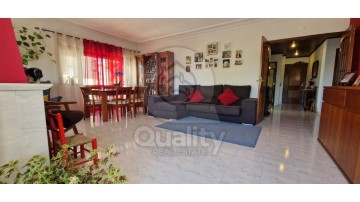 Apartment 3 Bedrooms in São Domingos de Rana