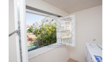 Apartment 4 Bedrooms in Alto do Seixalinho, Santo André e Verderena