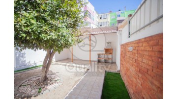 Apartment 3 Bedrooms in Alto do Seixalinho, Santo André e Verderena