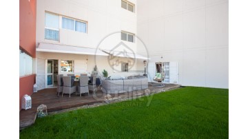 Apartment 2 Bedrooms in União das Freguesias de Setúbal