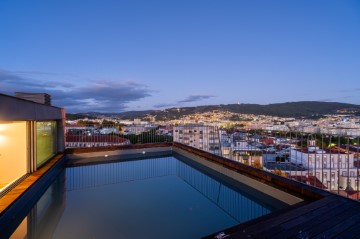 Terraço com Piscina