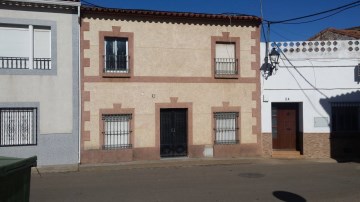 House 3 Bedrooms in Almendral