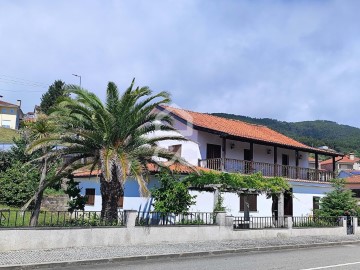 House 3 Bedrooms in Boticas e Granja