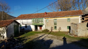 House 4 Bedrooms in Villalázara