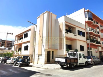 Apartamento t4 no centro de Loulé com Garagem