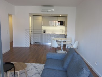 Apartamento novo na Avª. Duque D'Ávila 139.v