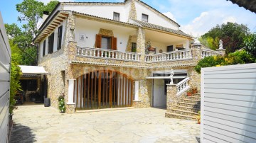 House 6 Bedrooms in Aiguaviva Parc