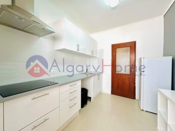 Apartamento T3 situado na Alameda na Cidade de Por