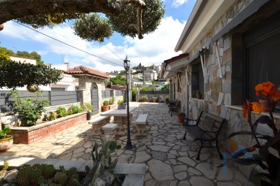 House 4 Bedrooms in Can Parellada