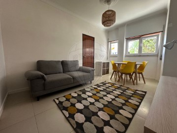 Apartment 2 Bedrooms in Charneca de Caparica e Sobreda