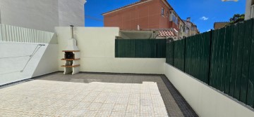 Apartment 2 Bedrooms in Almada, Cova da Piedade, Pragal e Cacilhas