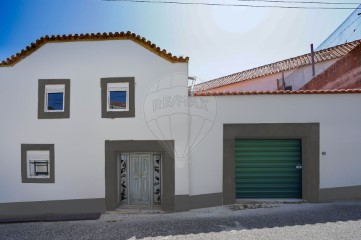 House 3 Bedrooms in Aldeia Galega da Merceana e Aldeia Gavinha