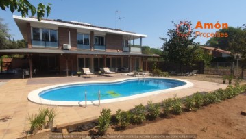House 5 Bedrooms in Can Pallàs