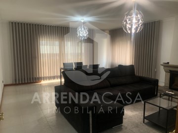 Apartamento T3 Arcozelo Imobiliária ArrendaCasa Ba