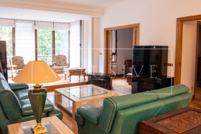 Apartment 4 Bedrooms in Fuencarral