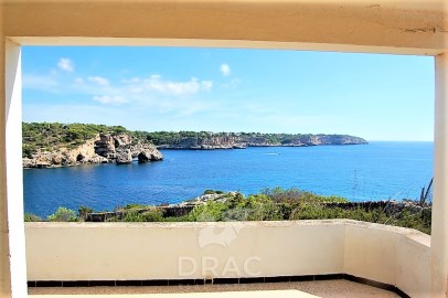 House 3 Bedrooms in Cala Llombards