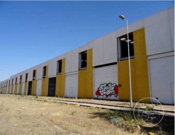 Industrial building / warehouse in Hervencias