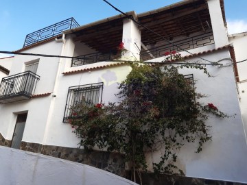 House 4 Bedrooms in Albuñol