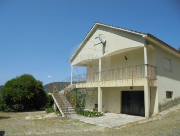 Maison 3 Chambres à Calheiros