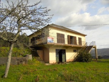 House 2 Bedrooms in Refóios do Lima