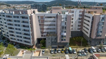 Apartment 2 Bedrooms in Ferreiros e Gondizalves