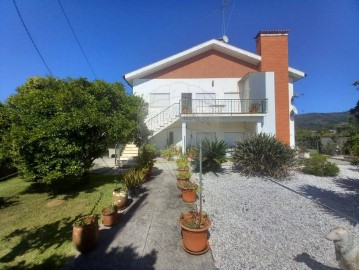 Building in Geraz do Lima (S.Maria, S.Leocádia, Moreira), Deão