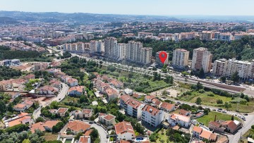 Garagem em Santo António dos Olivais