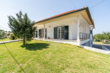 Maison 3 Chambres à Santo António dos Olivais