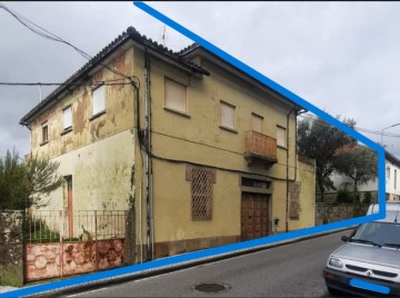 Maison 4 Chambres à Tondela e Nandufe