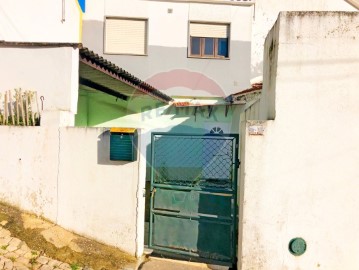House 3 Bedrooms in Sobral de Monte Agraço
