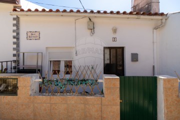 House 2 Bedrooms in Enxara do Bispo, Gradil e Vila Franca do Rosário