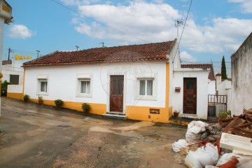 House 3 Bedrooms in Carvoeira e Carmões