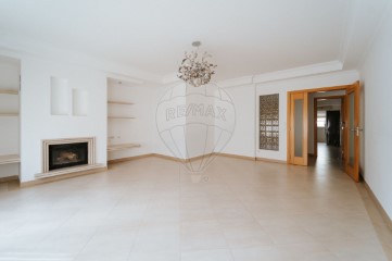 Apartment 2 Bedrooms in Alenquer (Santo Estêvão e Triana)