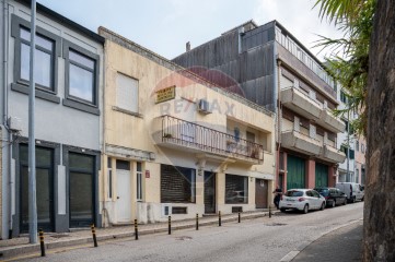 Building in Santa Marinha e São Pedro da Afurada