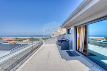 House 3 Bedrooms in São Felix da Marinha