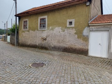 Maison 2 Chambres à Grijó e Sermonde