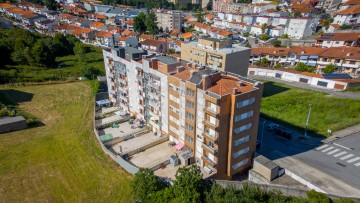 Apartment 3 Bedrooms in Campo e Sobrado