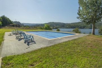 Casas rústicas  en Alpendorada, Várzea e Torrão