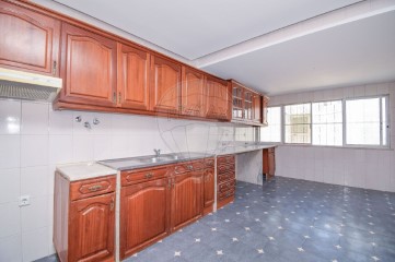 Apartamento 2 Quartos em Venteira