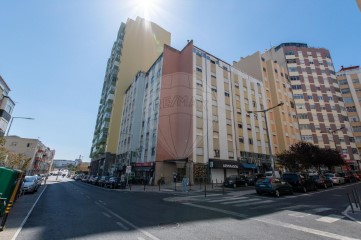 Apartamento 2 Quartos em Pontinha e Famões