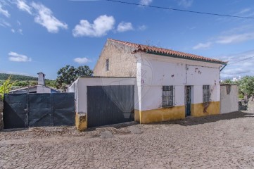 House 4 Bedrooms in Arez e Amieira do Tejo