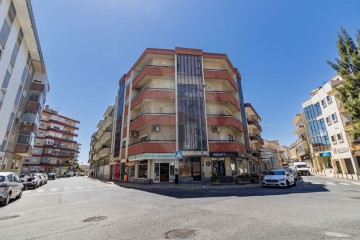 Apartamento 3 Quartos em Alverca do Ribatejo e Sobralinho