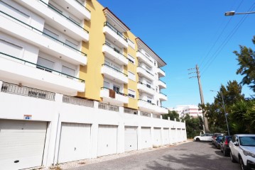 Apartment 4 Bedrooms in Póvoa de Santa Iria e Forte da Casa