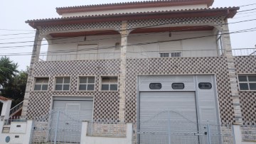 Maison 9 Chambres à Santa Iria de Azoia, São João da Talha e Bobadela
